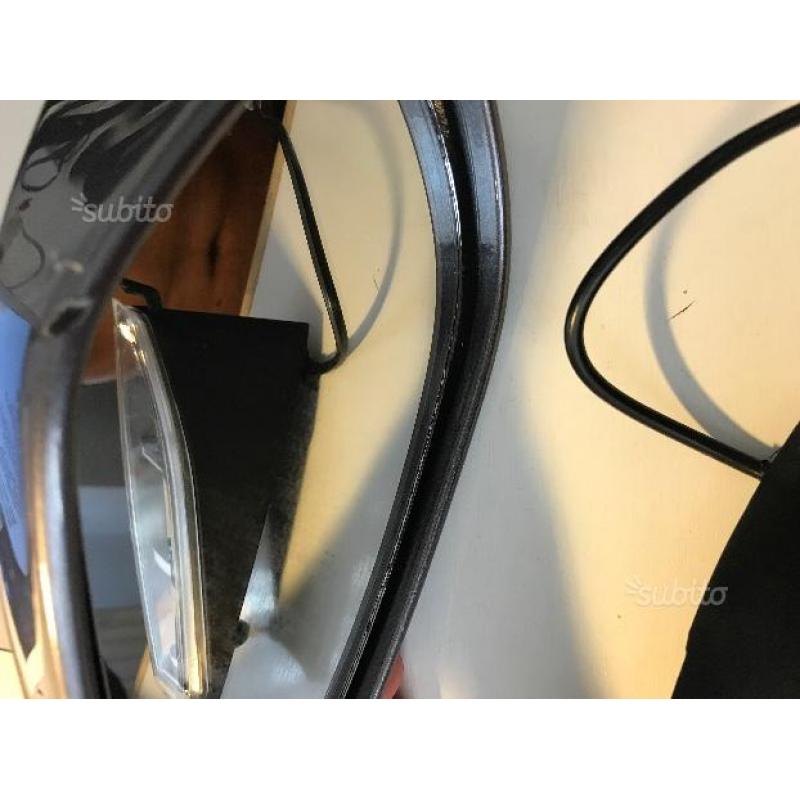 Specchietto retrovisore con freccia lato dx